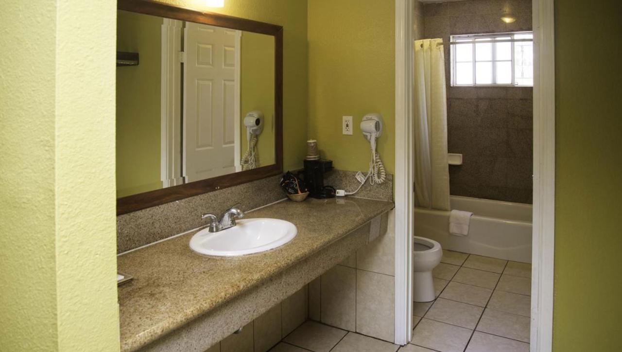 Kings Motel Inglewood (Adults Only) المظهر الخارجي الصورة
